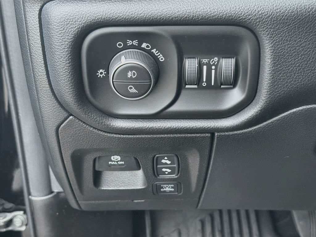 Used 2026 RAM 1500 Big Horn AWD/4WD image 32