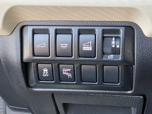 Used 2020 Subaru Ascent Premium w/ Sport Package image 40