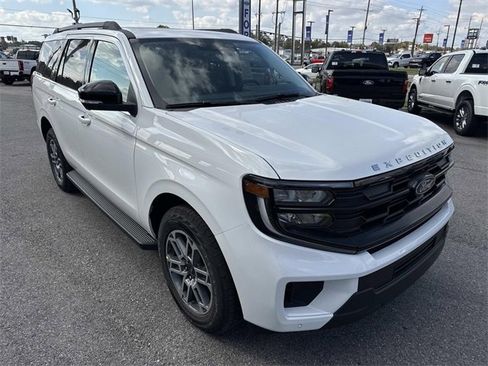 New 2025 Ford Expedition Active image 3