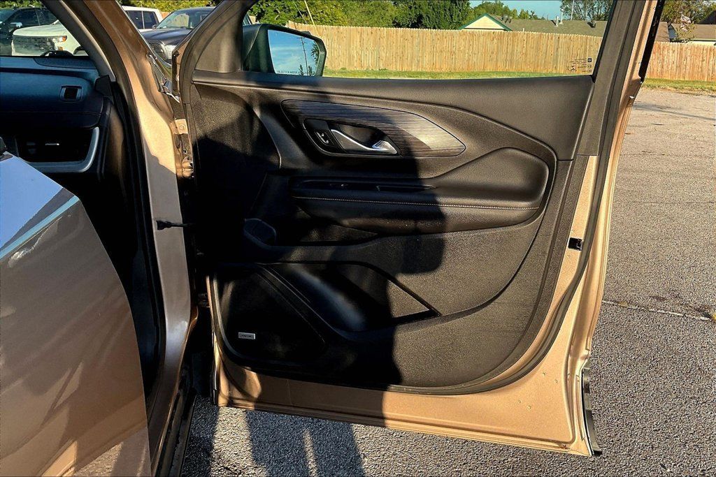 Used 2018 GMC Terrain SLT w/ Preferred Package FWD image 19
