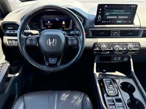 Certified 2025 Honda Pilot Black Edition image 19