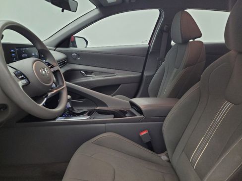 Used 2023 Hyundai Elantra SEL FWD image 17