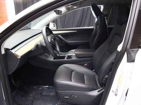 Used 2023 Tesla Model Y Long Range image 28