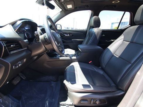 Used 2023 Chevrolet Traverse RS AWD/4WD image 6