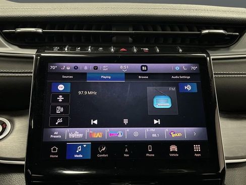 Used 2023 Jeep Grand Cherokee L Limited image 18