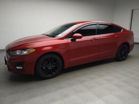 Used 2020 Ford Fusion SE w/ Equipment Group 151A FWD image 2