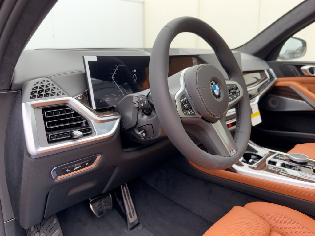 Used 2027 BMW X7 xDrive40i w/ M Sport Package AWD/4WD image 4