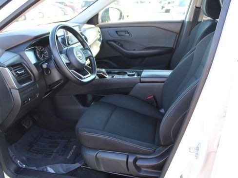 Used 2023 Nissan Rogue S image 15