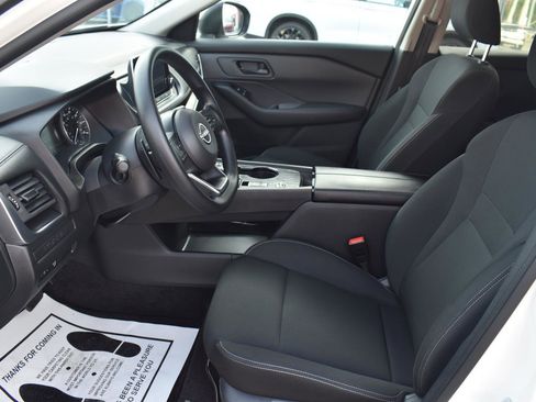 Used 2024 Nissan Rogue S image 21