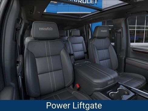 New 2026 Chevrolet Suburban High Country image 18