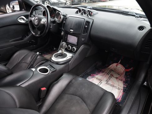 Used 2013 Nissan 370Z Touring w/ Sport Pkg RWD image 16