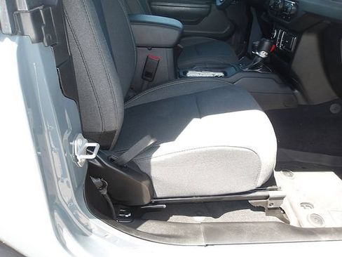 Used 2025 Jeep Wrangler Sport AWD/4WD image 9