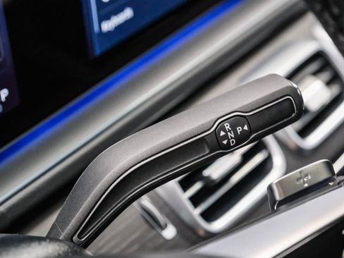 Used 2025 Mercedes-Benz GLS 450 4MATIC image 21