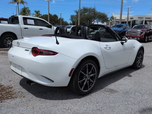 Used 2019 MAZDA MX-5 Miata Grand Touring RWD image 5