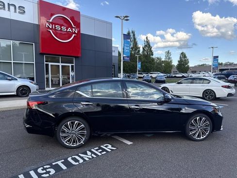 New 2025 Nissan Altima 2.5 SL image 8