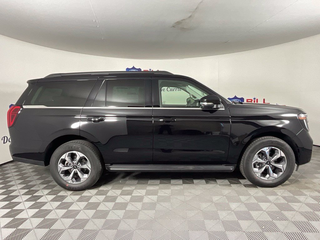 New 2027 Ford Expedition Active RWD image 2