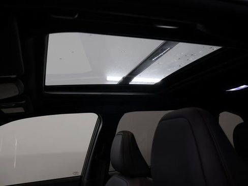 Used 2025 Subaru Forester Touring w/ Popular Package - Touring image 11