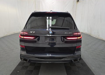 Used 2024 BMW X7 xDrive40i w/ M Sport Package AWD/4WD image 3