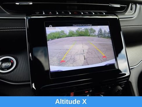 Used 2024 Jeep Grand Cherokee Altitude AWD/4WD image 10