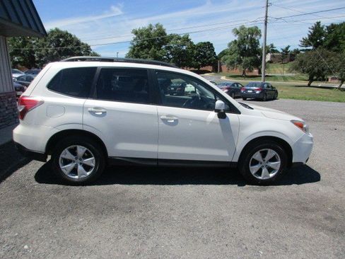 Used 2014 Subaru Forester 2.5i Premium w/ Popular Package #1 AWD/4WD image 9