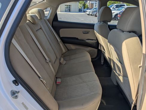 Used 2010 Hyundai Elantra GLS FWD image 29