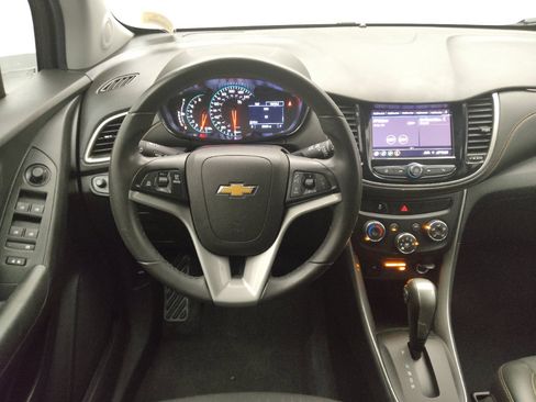 Used 2020 Chevrolet Trax LT w/ Driver Confidence Package FWD image 22