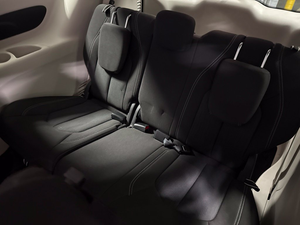 Used 2022 Chrysler Voyager LX FWD image 16
