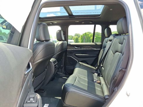 New 2025 Jeep Grand Cherokee Limited w/ Trailer Tow Package image 6