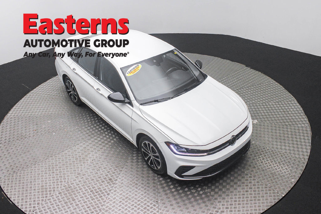 Used 2025 Volkswagen Jetta Sport FWD image 4