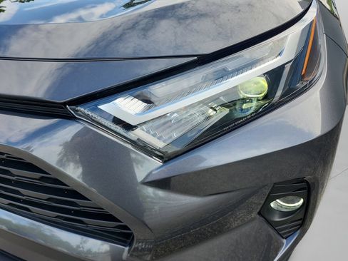Used 2025 Toyota RAV4 XLE FWD image 33