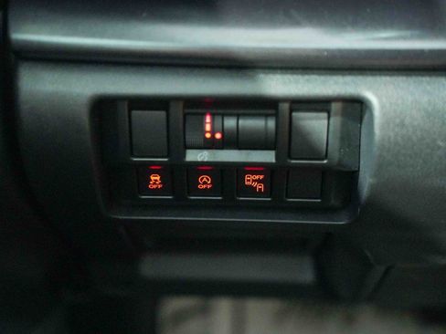 Used 2022 Subaru Crosstrek 2.5i Sport w/ Moonroof Package image 22