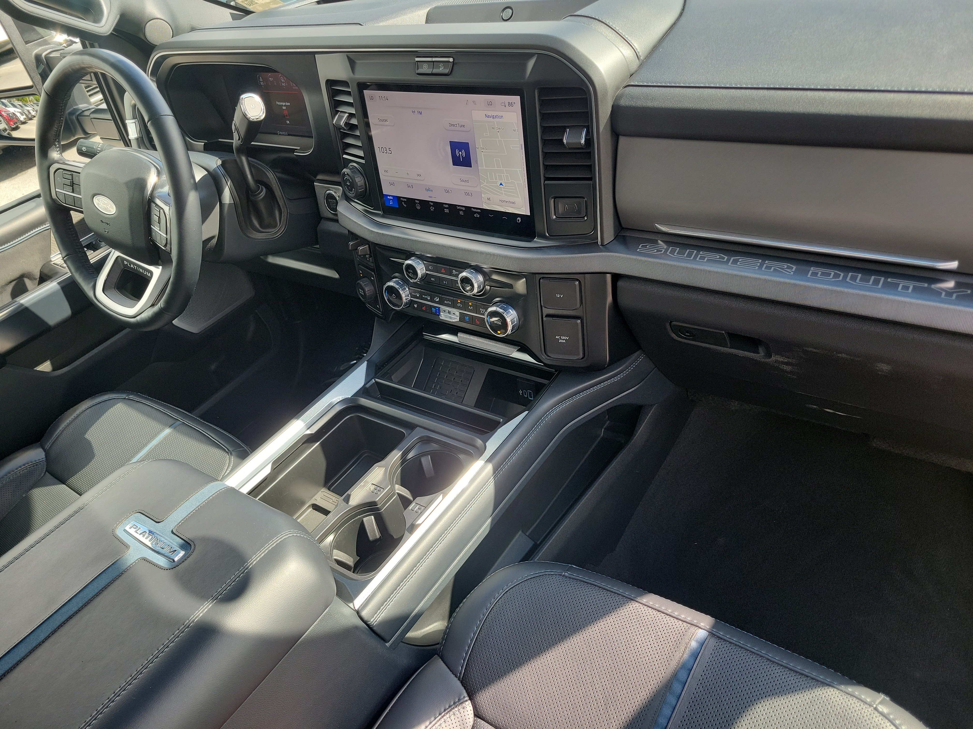 Used 2025 Ford F250 Platinum w/ FX4 Off-Road Package AWD/4WD image 14