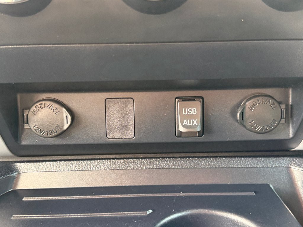 Used 2018 Toyota Tundra SR5 w/ SR5 Upgrade Package AWD/4WD image 34