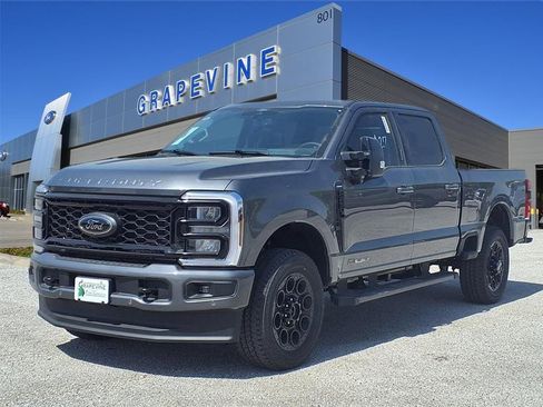 New 2026 Ford F250 Lariat w/ Black Appearance Package image 8