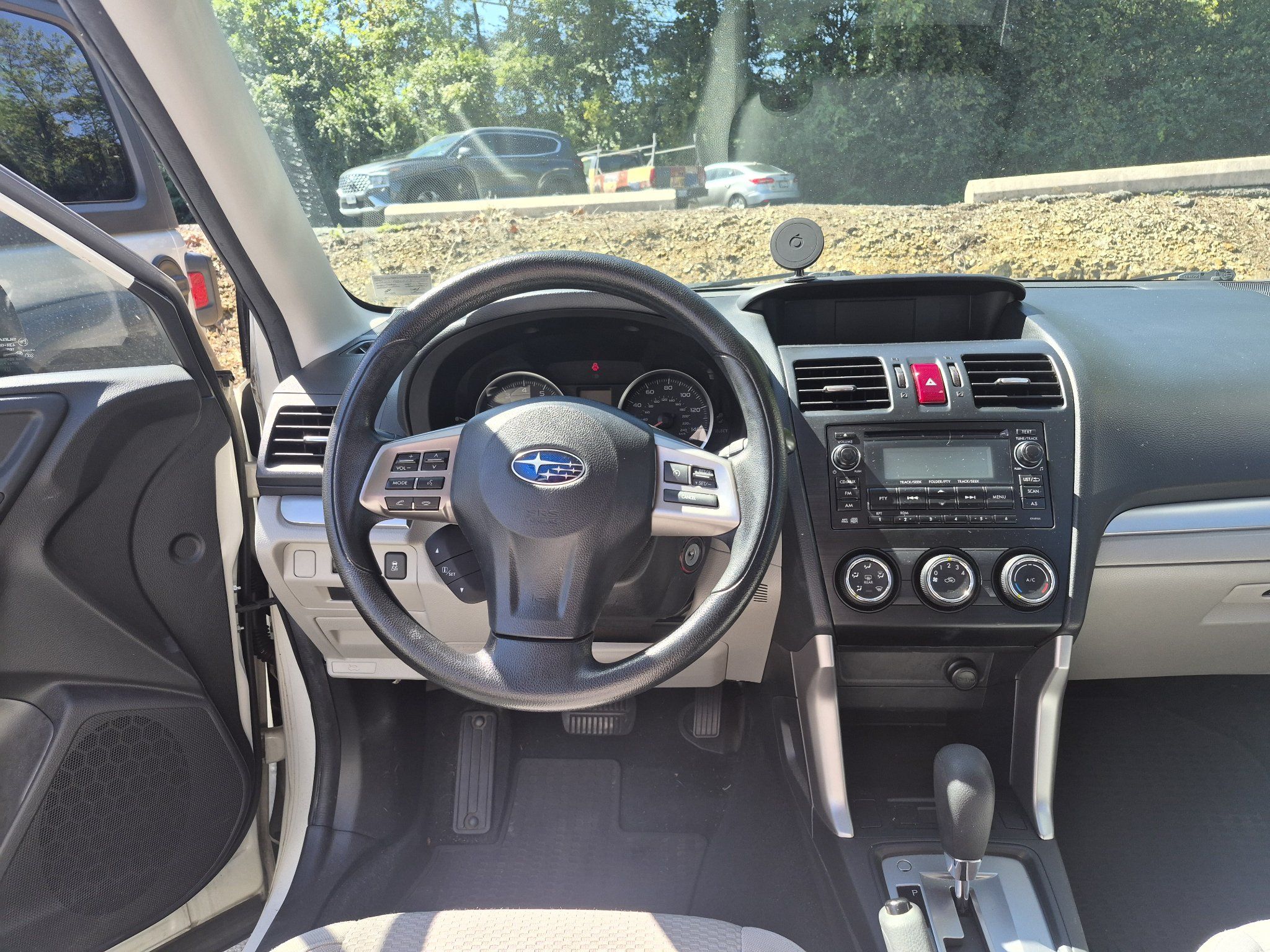 Used 2015 Subaru Forester 2.5i w/ Alloy Wheel Package AWD/4WD image 5
