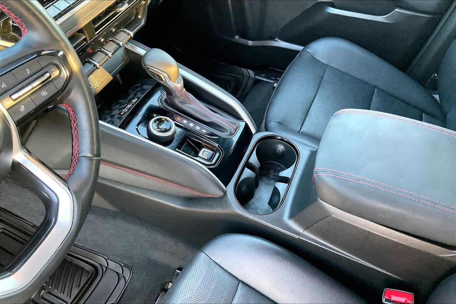 Used 2023 Chevrolet Colorado Z71 w/ Z71 Convenience Package 2 AWD/4WD image 16