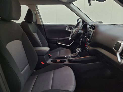 Used 2025 Kia Soul LX w/ LX Technology Package image 21