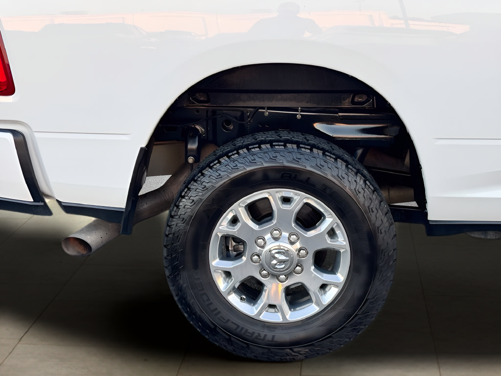 Used 2024 RAM 2500 Laramie AWD/4WD image 40