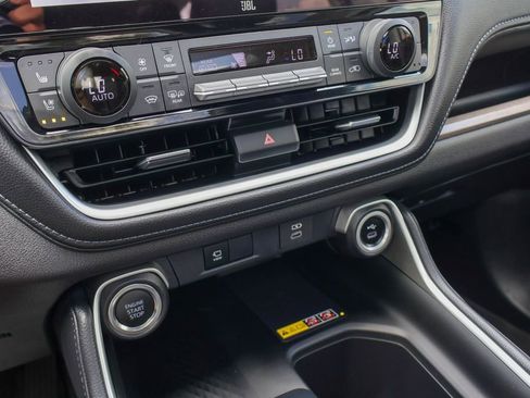 Used 2026 Toyota Grand Highlander AWD image 17