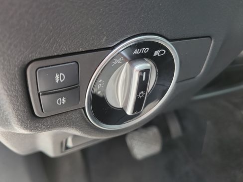 Used 2019 INFINITI QX30 w/ Cargo Package FWD image 23