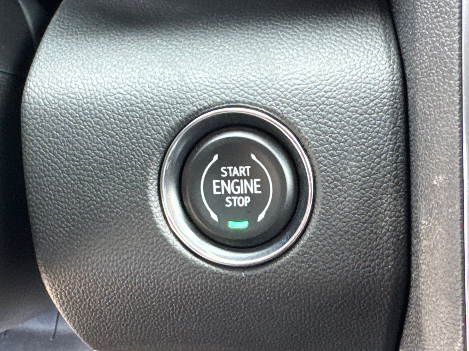Used 2026 GMC Acadia Denali Ultimate w/ LPO, Floor Liner Package AWD/4WD image 33