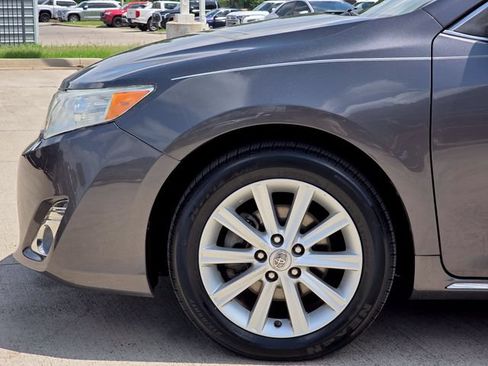 Used 2014 Toyota Camry XLE FWD image 6