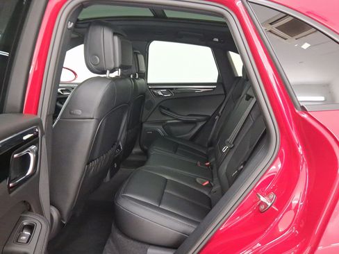 New 2026 Porsche Macan image 30