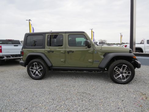 Used 2025 Jeep Wrangler Unlimited Sport S 4xe w/ Convenience Group image 28