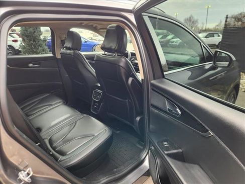 Used 2022 Lincoln Nautilus Reserve image 16