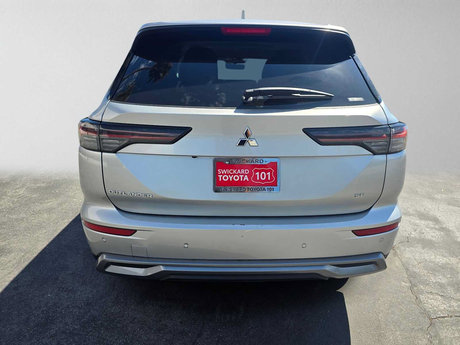 Used 2025 Mitsubishi Outlander SE AWD/4WD image 4