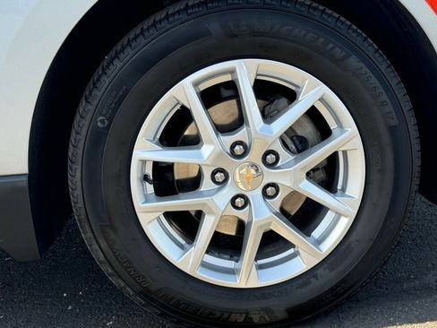 Used 2024 Chevrolet Equinox LS image 11