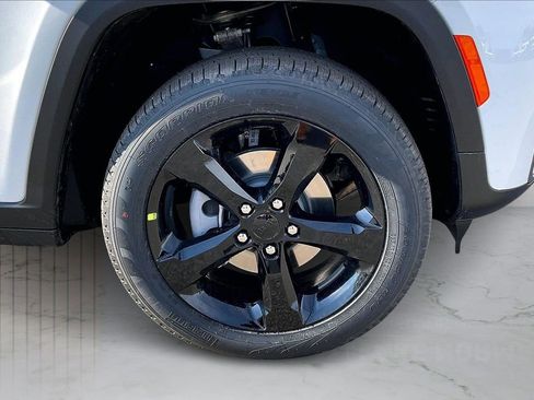 New 2026 Jeep Grand Cherokee Limited w/ Limited Altitude Package AWD/4WD image 33