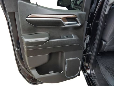 Used 2023 Chevrolet Silverado 1500 LT AWD/4WD image 26