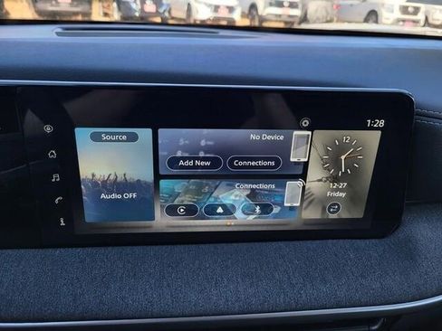 New 2025 Nissan Kicks SV w/ Illumination Package image 8